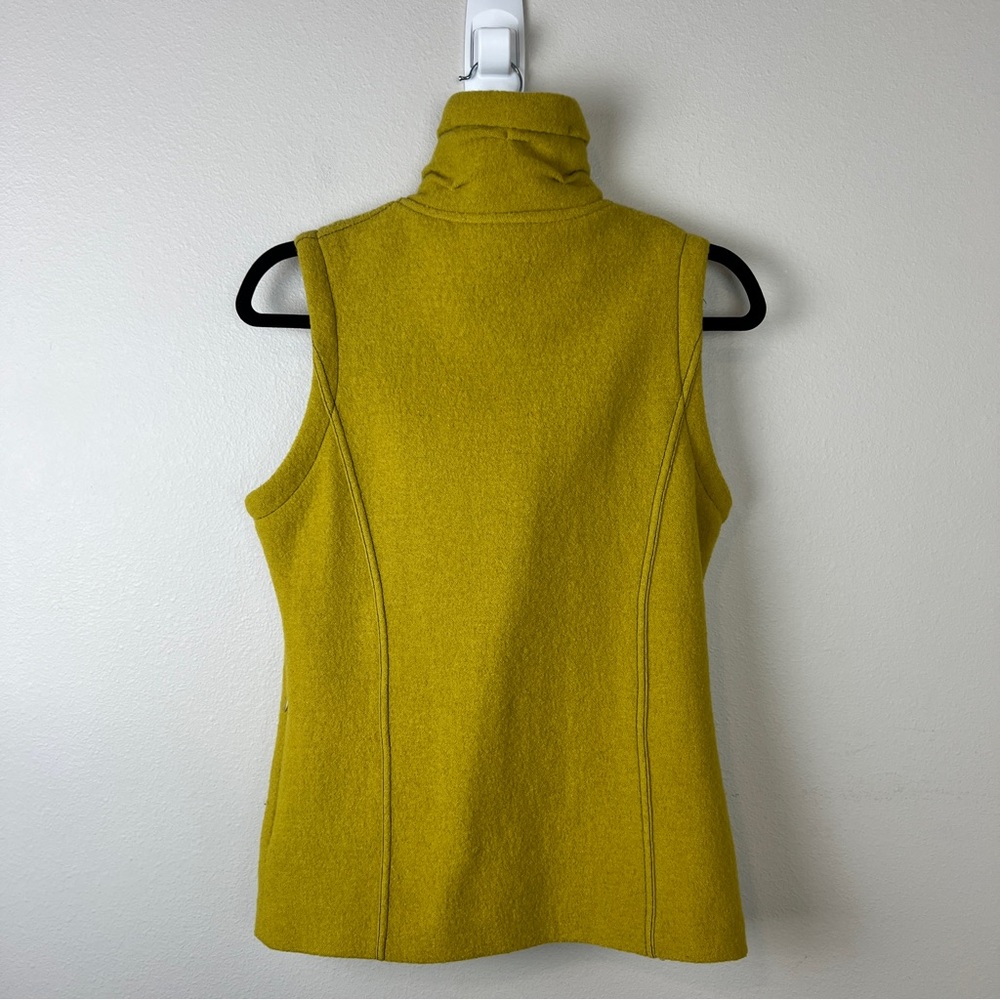 Icelandic Design Wool Vest - Picture 3 of 6